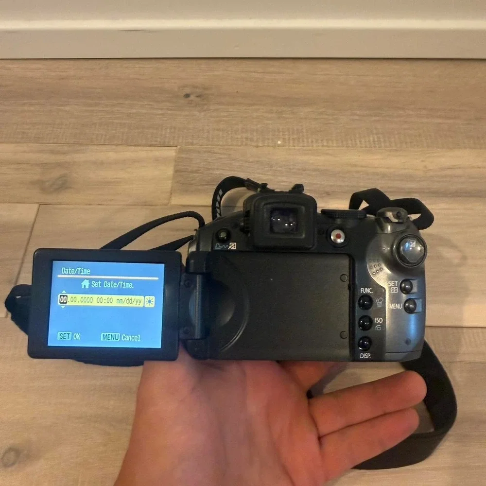Canon PowerShot S5 IS 12x Zoom Lens Made In Japan